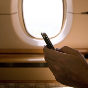 celular avião