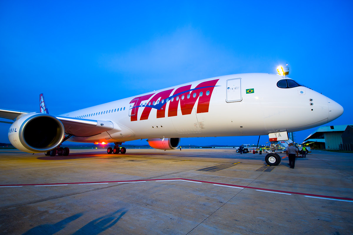 Primeiro Airbus A350 XWB da TAM chega ao Brasil