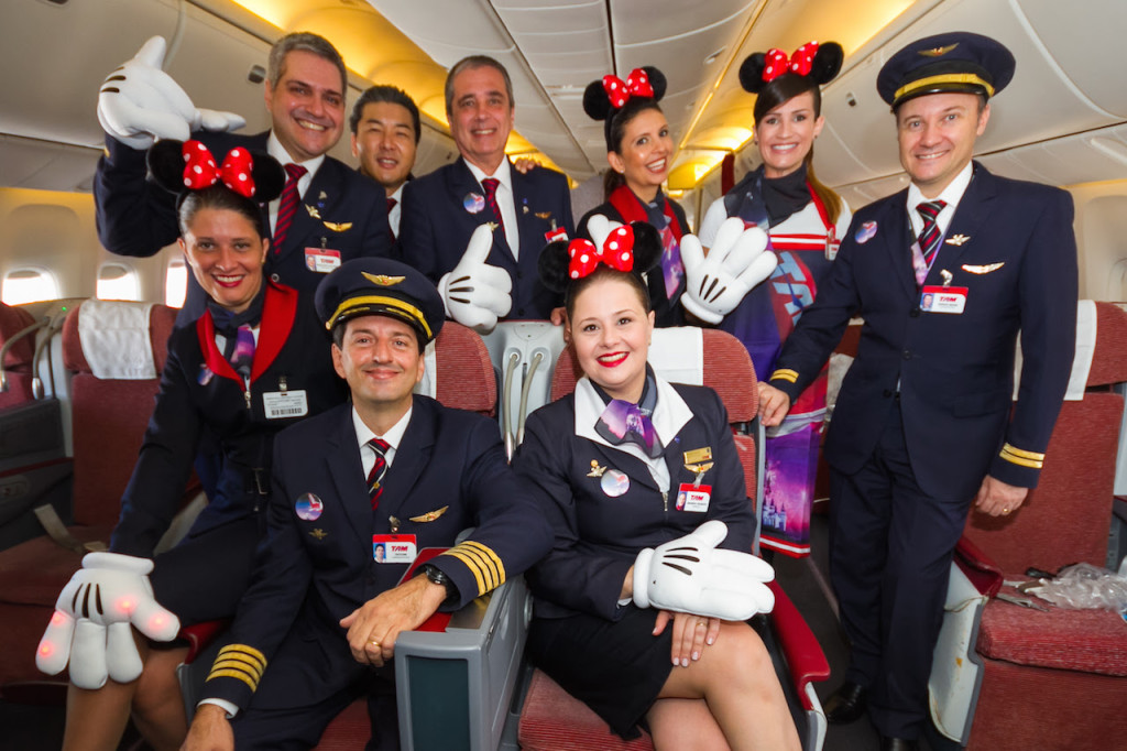 TAM realiza primeiro voo com aeronave temática de Walt Disney World