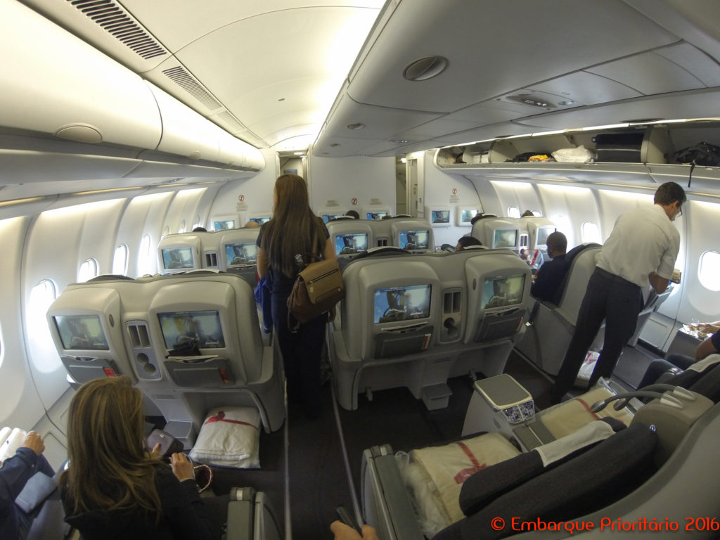 Classe executiva da Avianca de Lima para Miami
