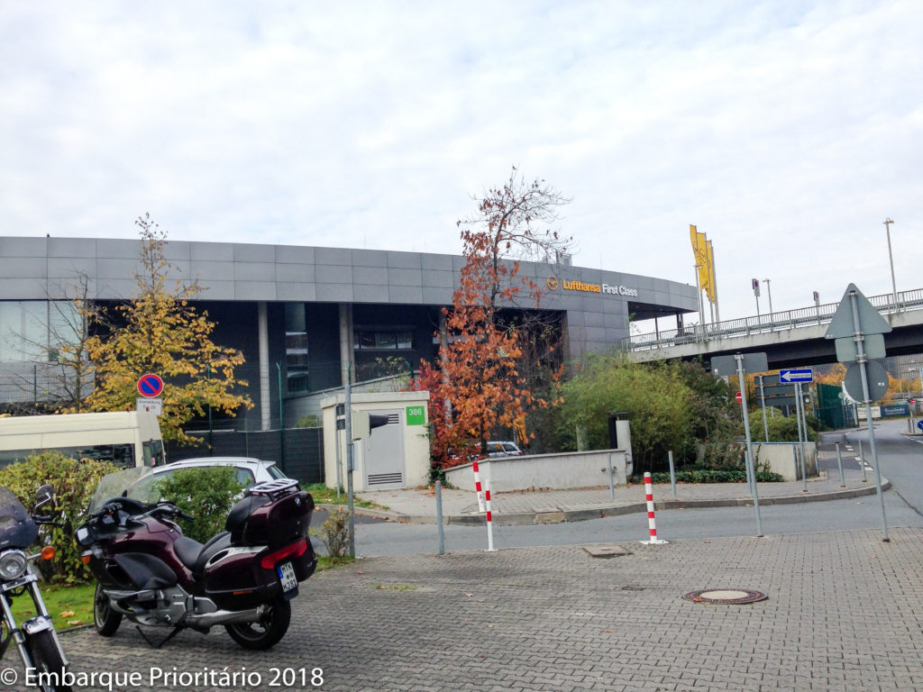 Terminal da Primeira Classe em Frankfurt e Porsche First Class Excitement