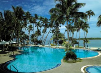 10 piscinas de hotéis e resorts para curtir o verão em grande estilo